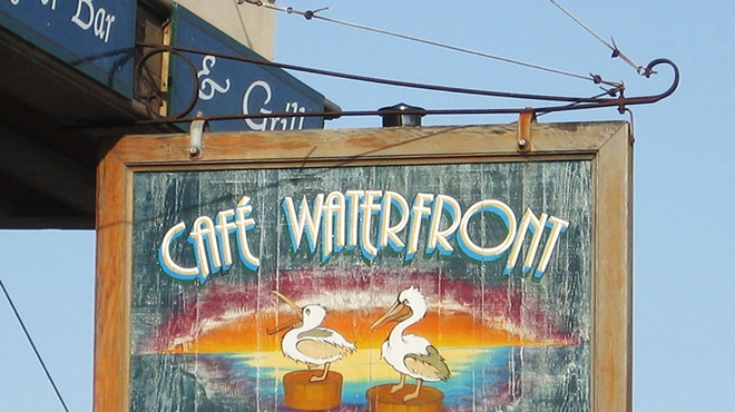 Café Waterfront