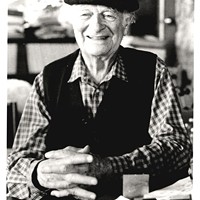 Linus Pauling at age 86 (National Library of Medicine, Public Domain)